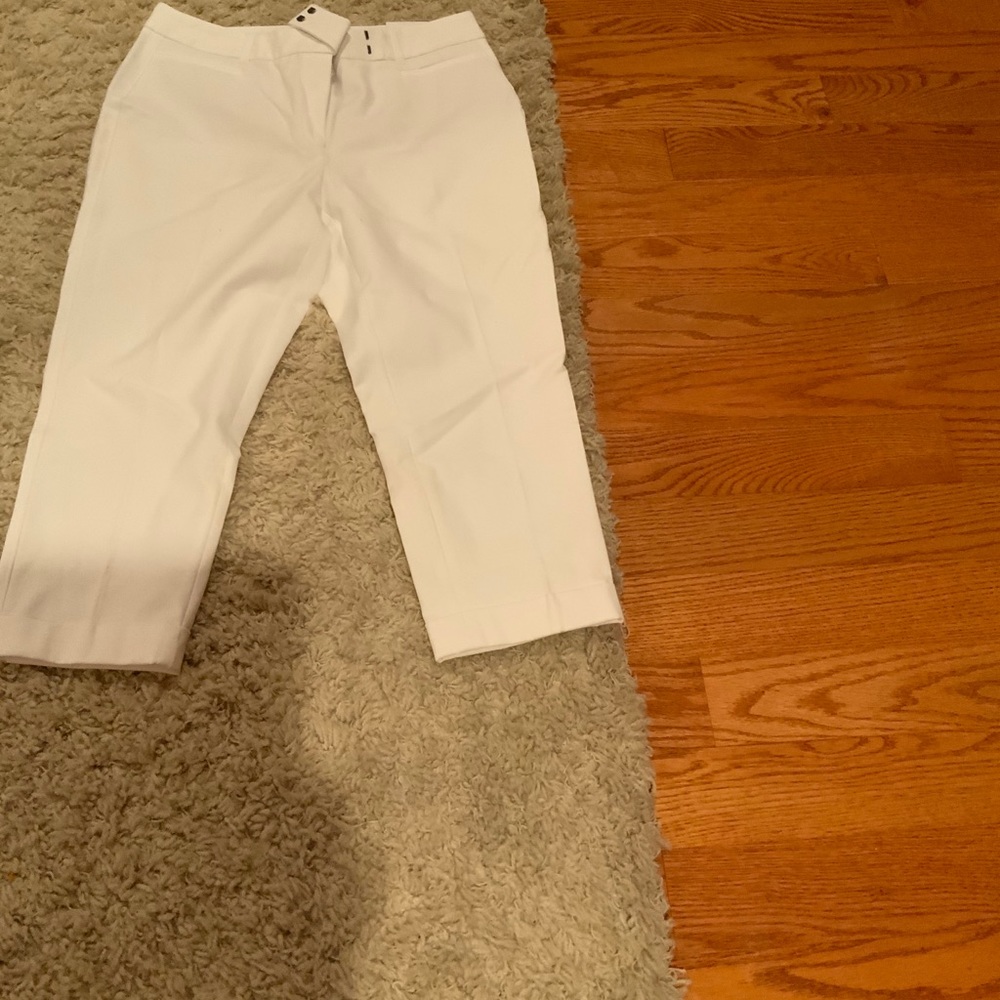 White house black market  the slim crop